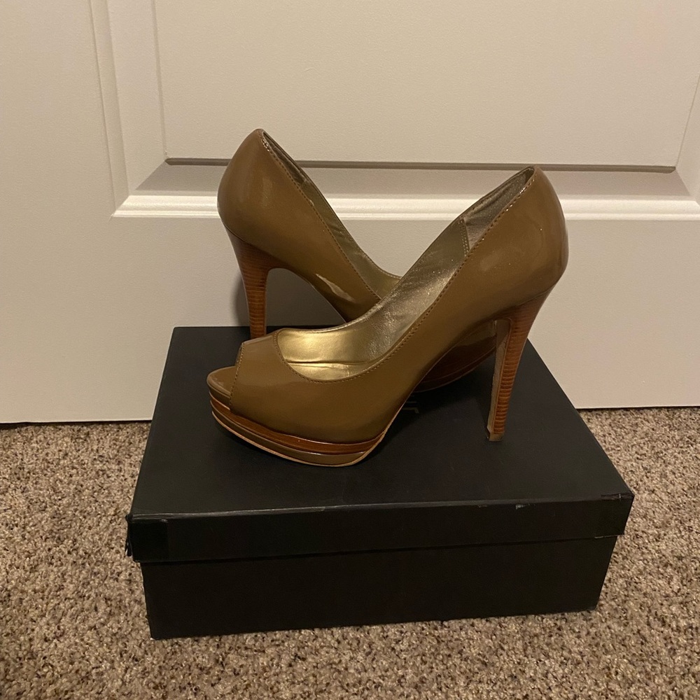 Pelle Moda Peep Toe Heels